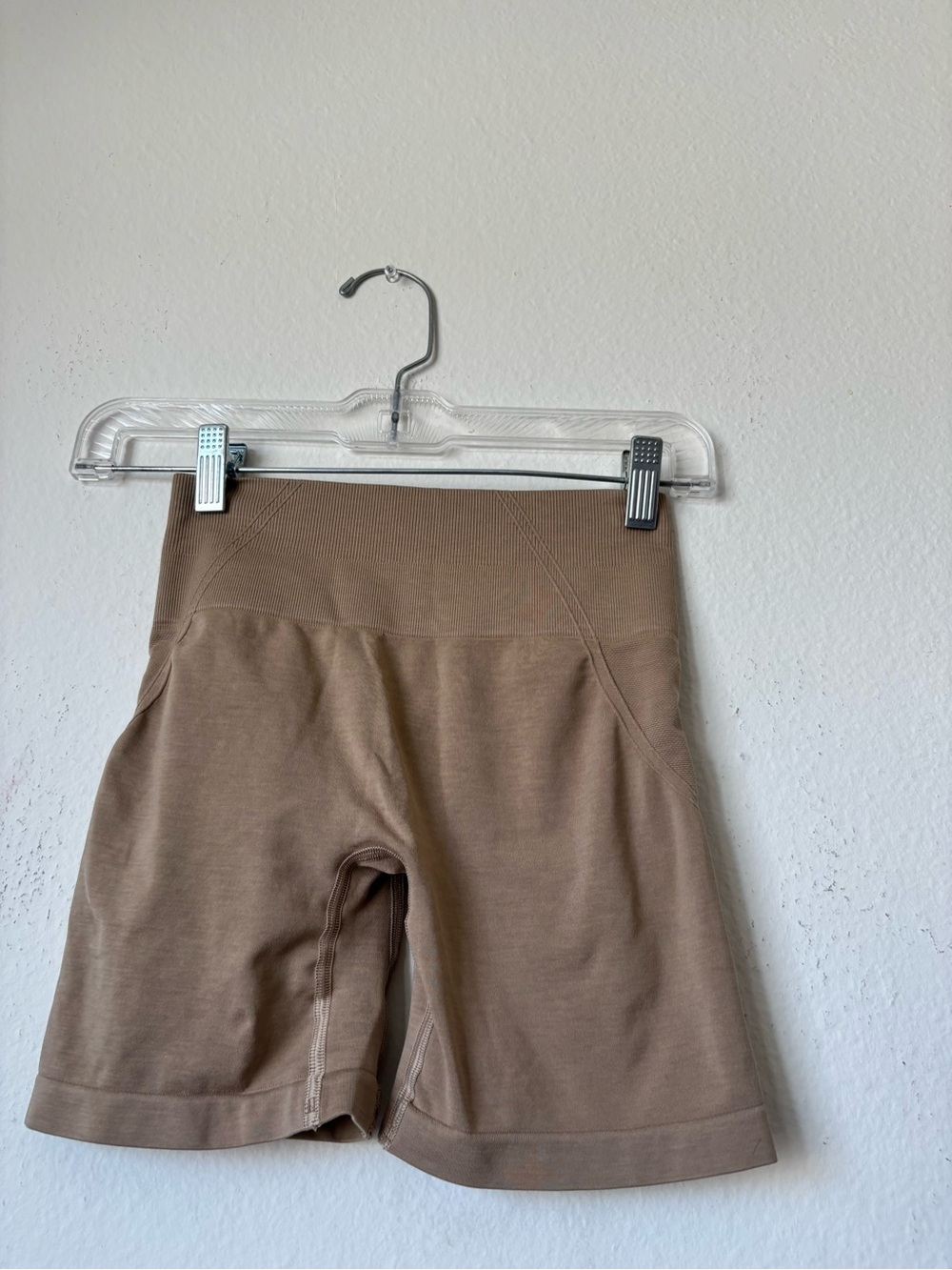 Tan Oner Active Effortless Scrunch leggings